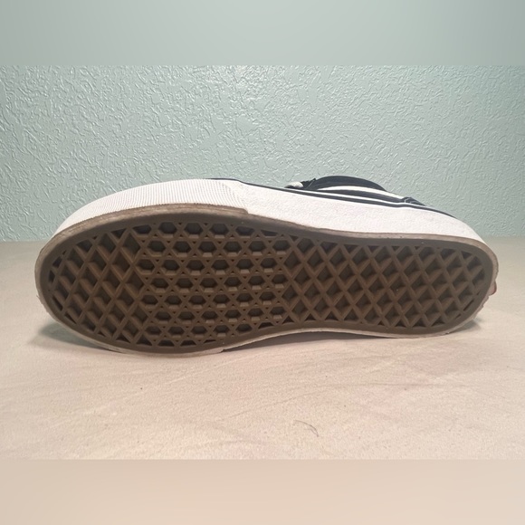 VANS Sk8-Hi Sneakers GUC Black & White Kids Size 3/Women’s Size 4.5 - Picture 11 of 15